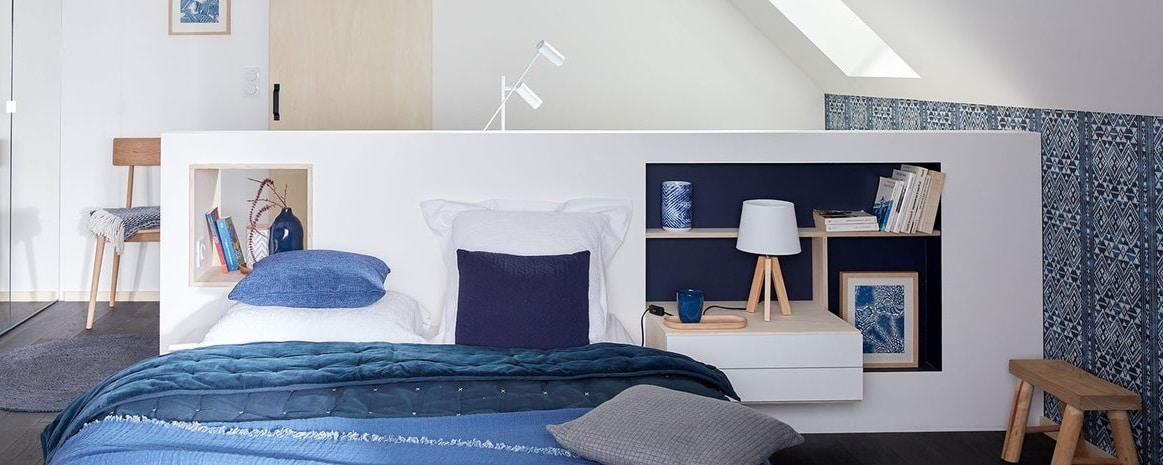 Camera inclinata cu birou